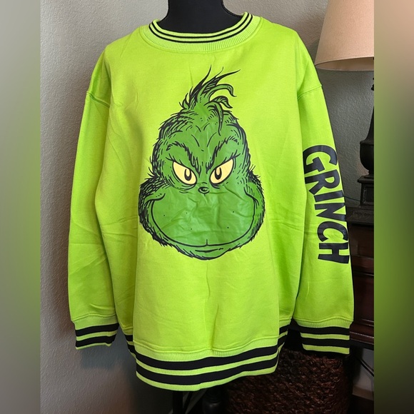 The Willow Tree Tops - Limited Edition 2025 The Grinch Neon Green Sweatshirt NWT